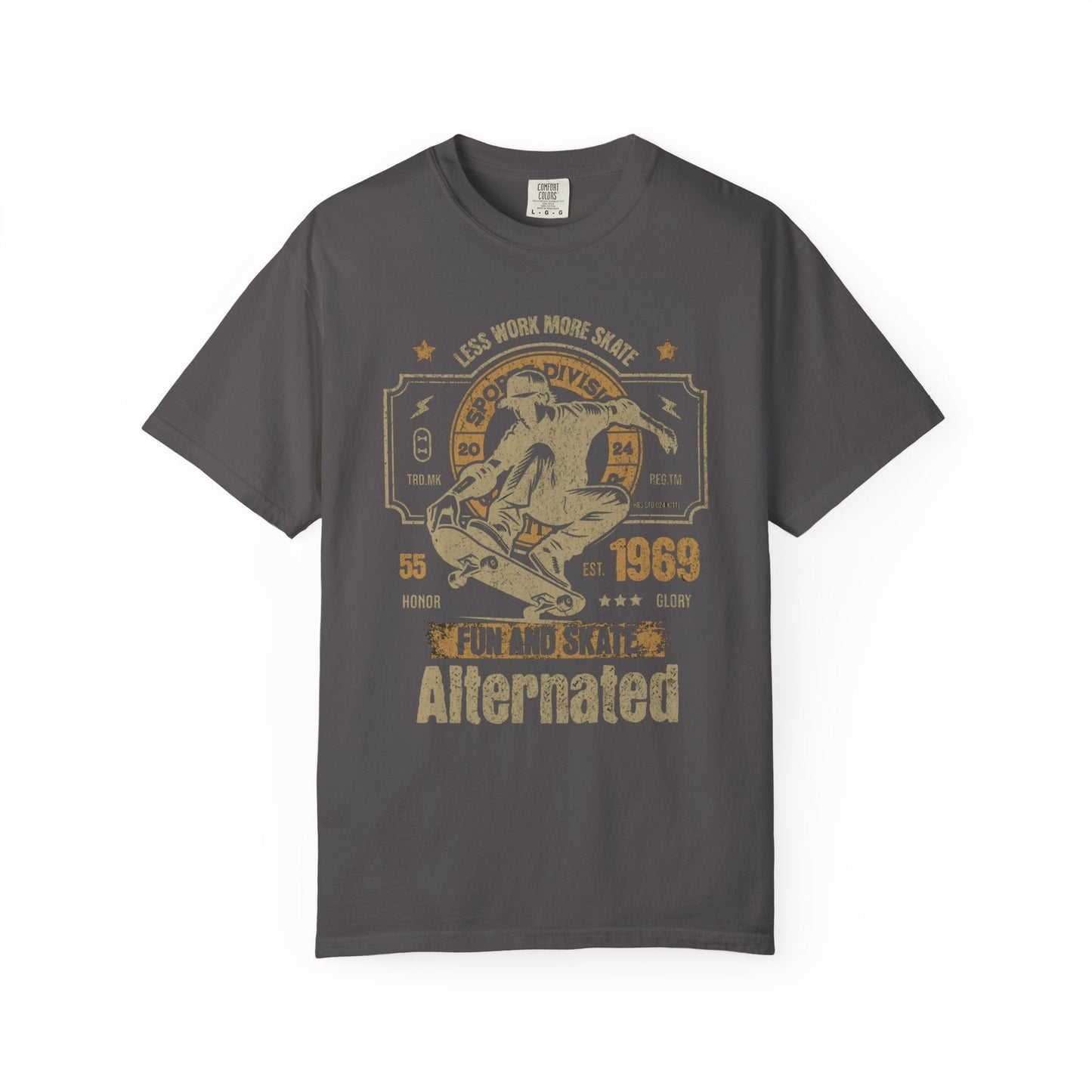 Skateboarding t-shirt vintage style for sport adventures enthusiasts