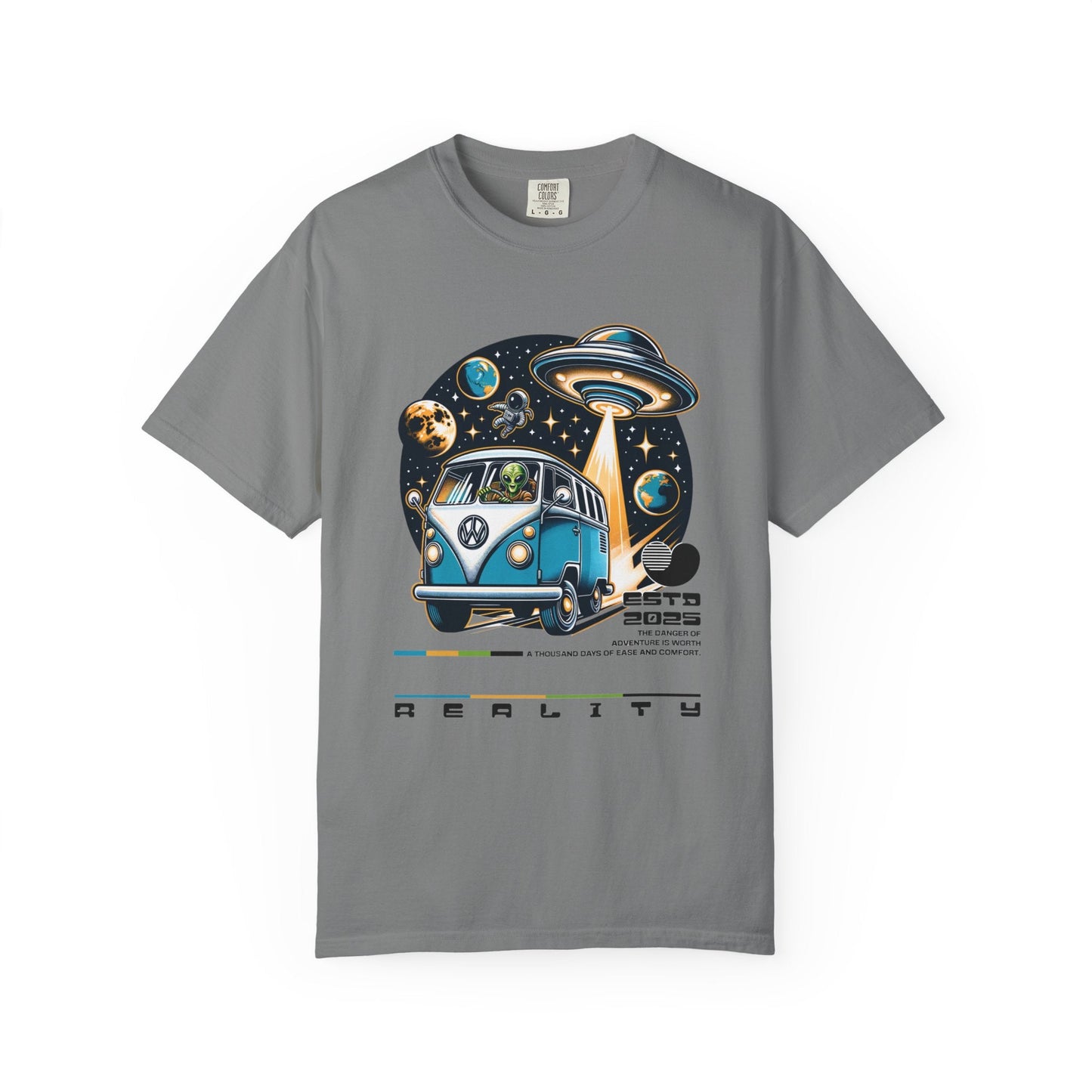 Vintage Volkswagen bus t-shirt - Unique aliens design