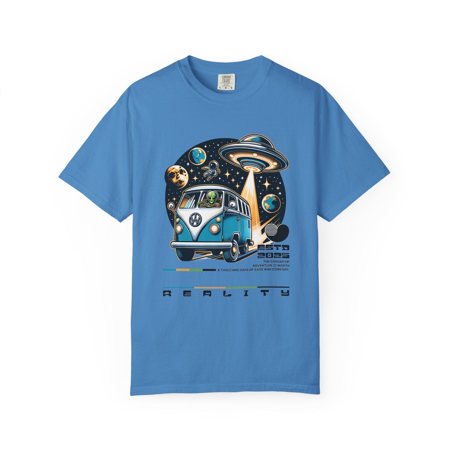 Vintage Volkswagen bus t-shirt - Unique aliens design