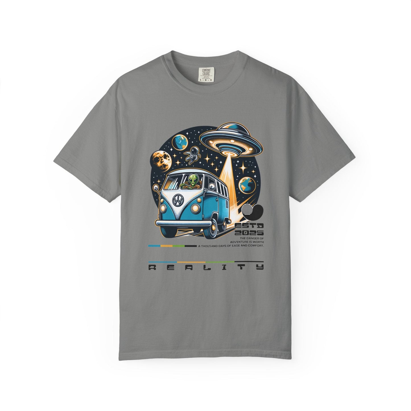 Vintage Volkswagen bus t-shirt - Unique aliens design