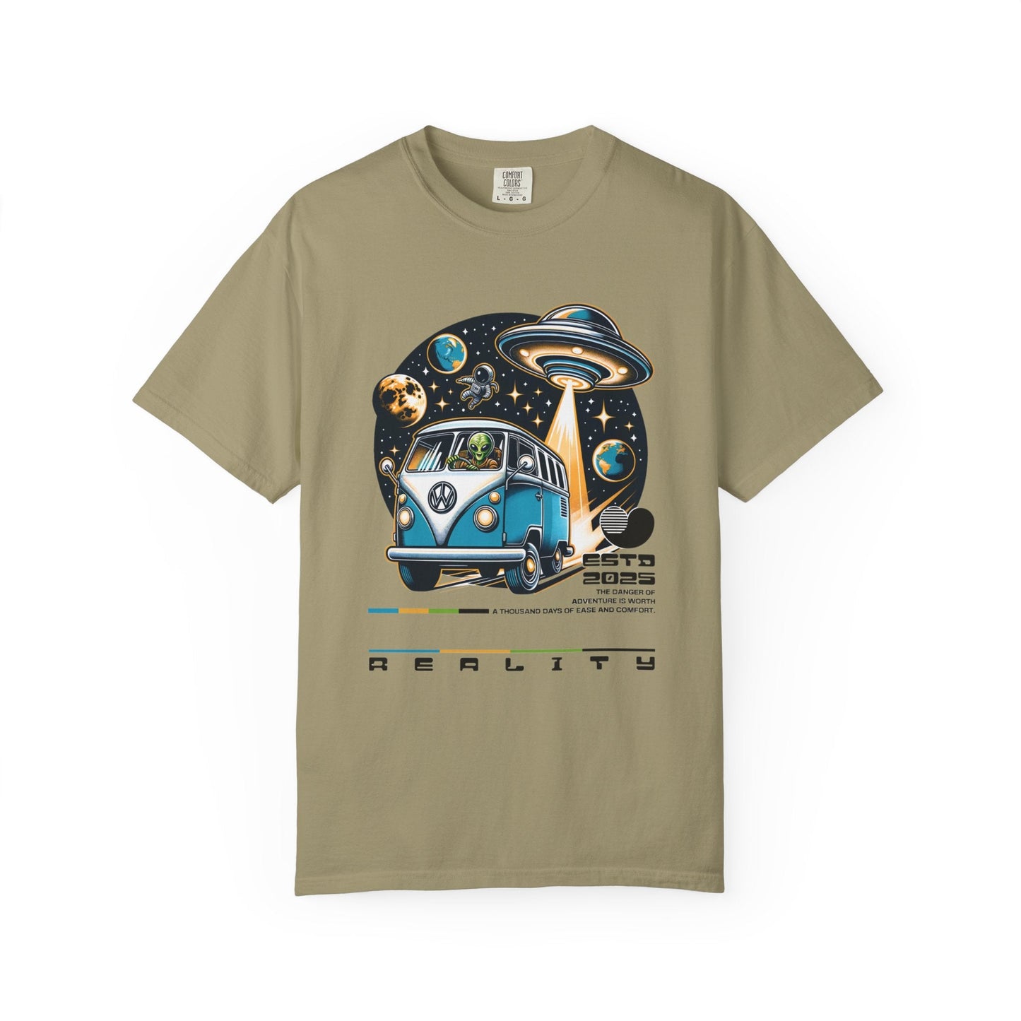 Vintage Volkswagen bus t-shirt - Unique aliens design