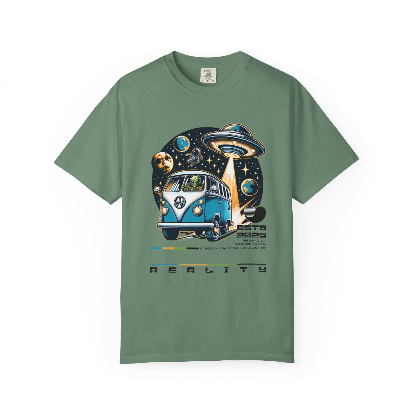 Vintage Volkswagen bus t-shirt - Unique aliens design