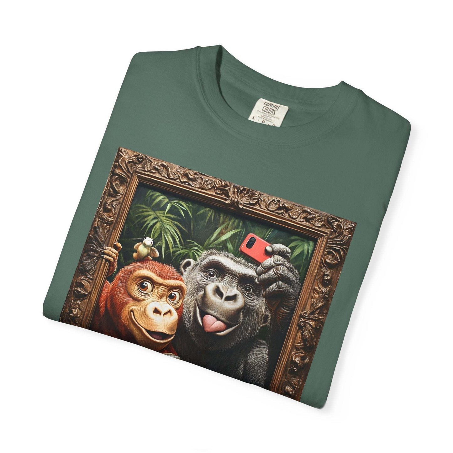 Jungle Friends T-shirt – Funny Apes Selfie in Jungle Frame