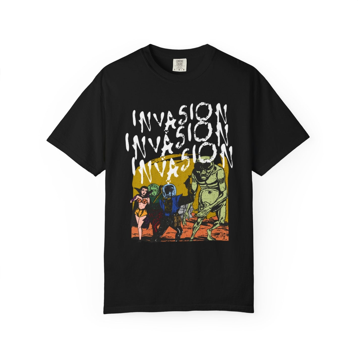 Graphic T-Shirt - Alien Invasion Sci-Fi Vintage Design Tee