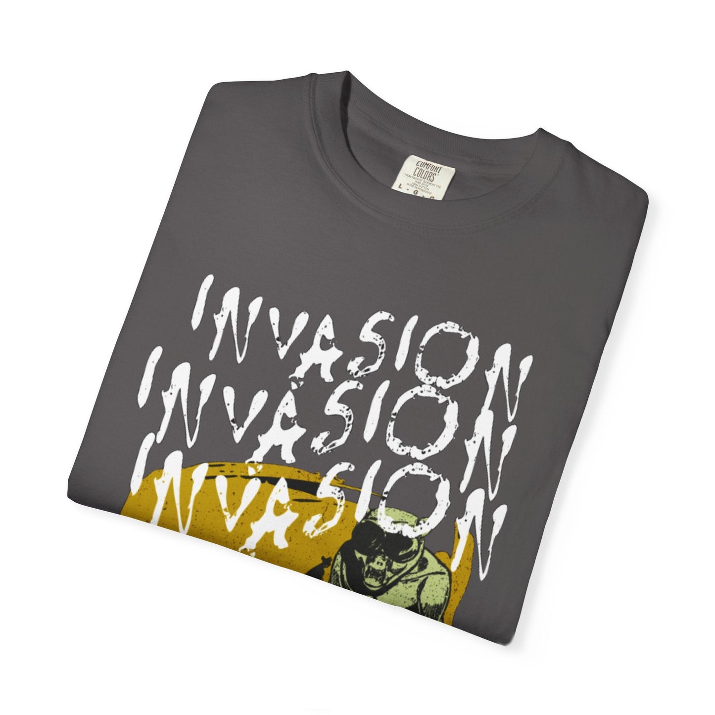 Graphic T-Shirt - Alien Invasion Sci-Fi Vintage Design Tee