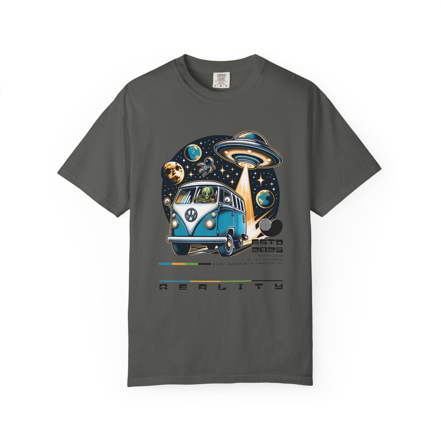 Vintage Volkswagen bus t-shirt - Unique aliens design