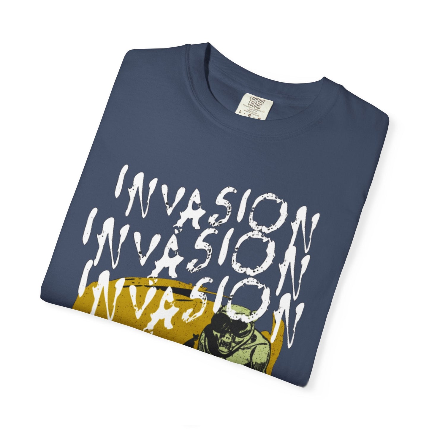 Graphic T-Shirt - Alien Invasion Sci-Fi Vintage Design Tee
