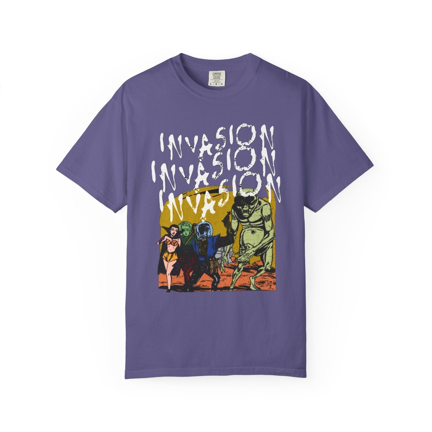 Graphic T-Shirt - Alien Invasion Sci-Fi Vintage Design Tee