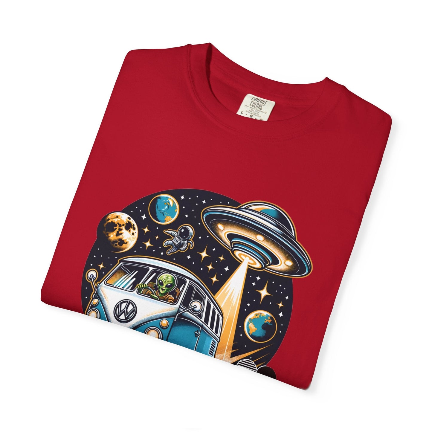 Vintage Volkswagen bus t-shirt - Unique aliens design
