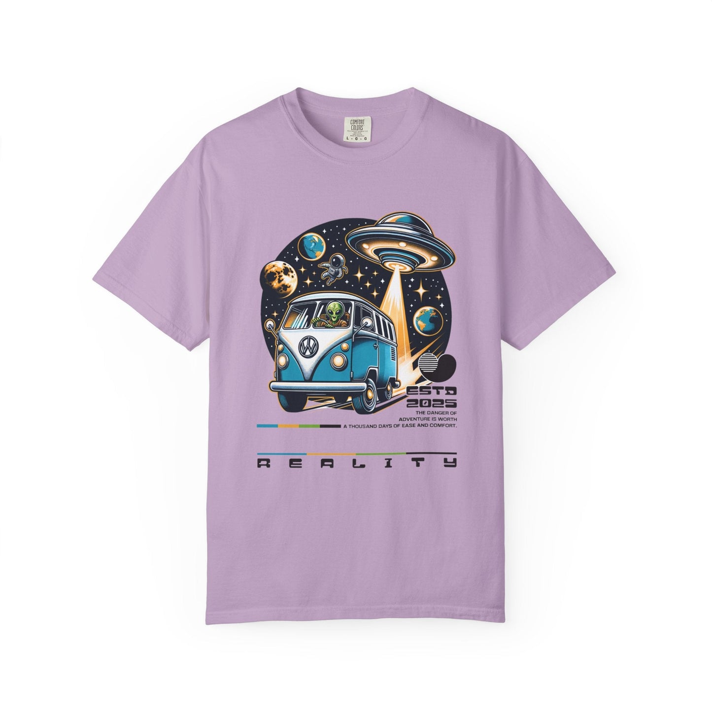 Vintage Volkswagen bus t-shirt - Unique aliens design