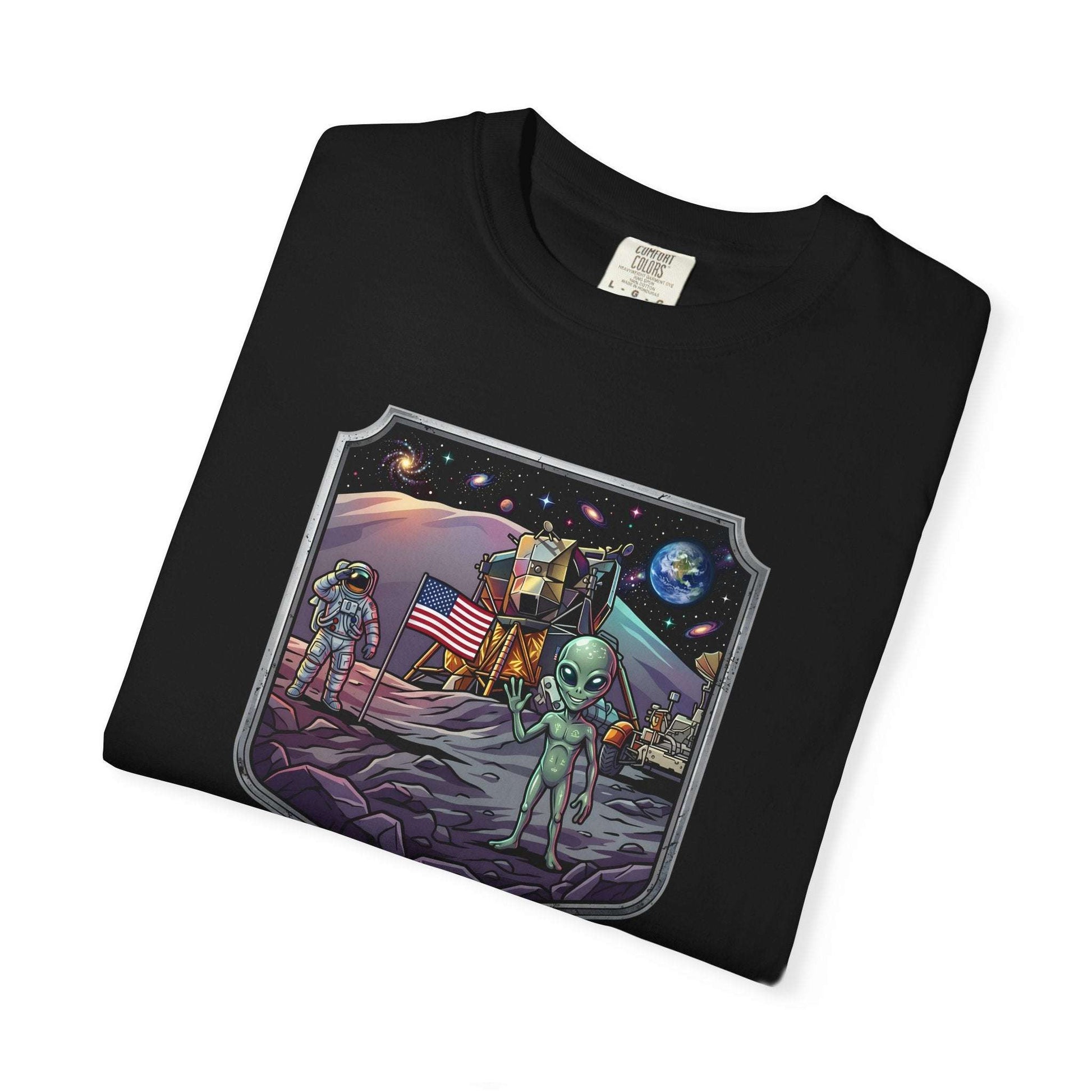 Moon Landing 1969 – Astronaut & Alien T-Shirt