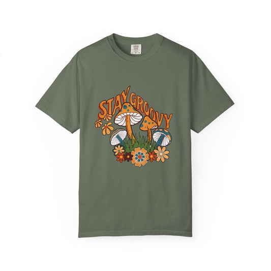 Stay groovy t-shirt with vintage mushroom design - Retro style tee