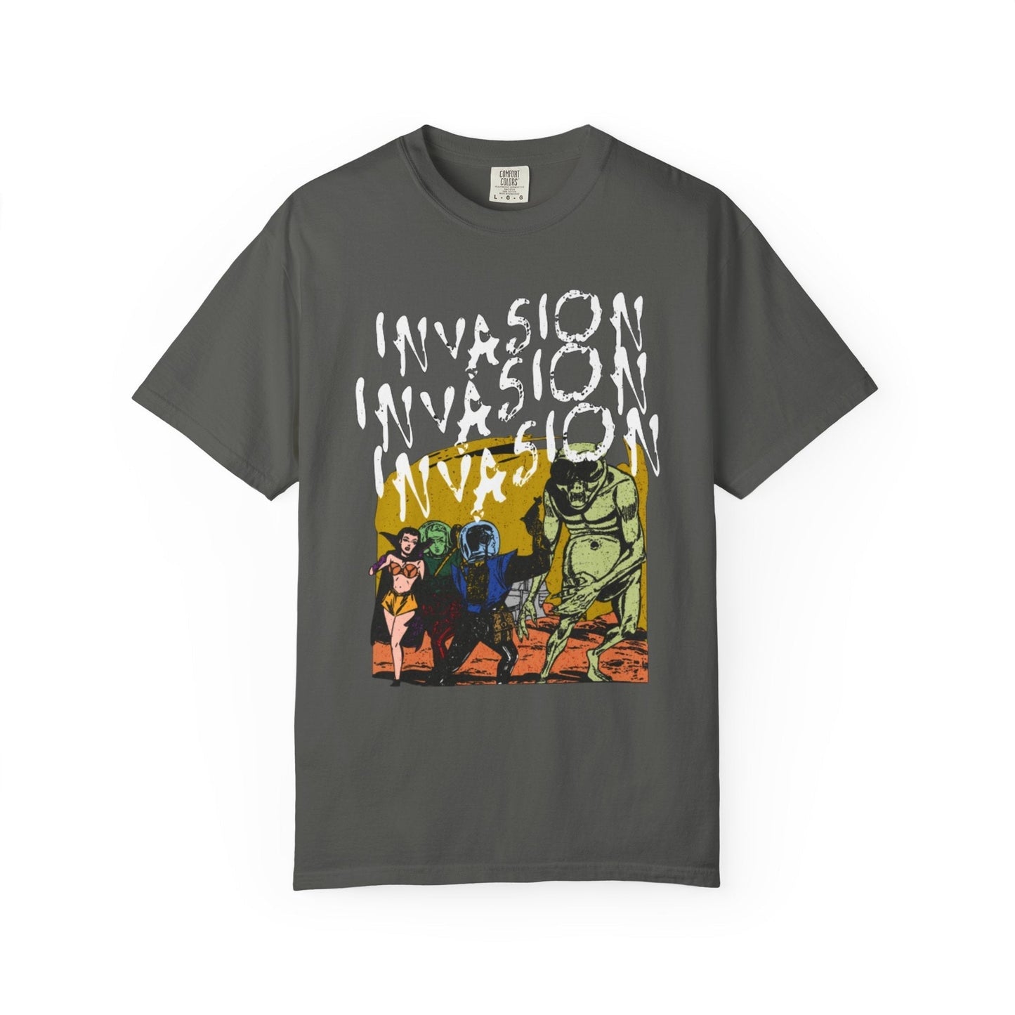 Graphic T-Shirt - Alien Invasion Sci-Fi Vintage Design Tee