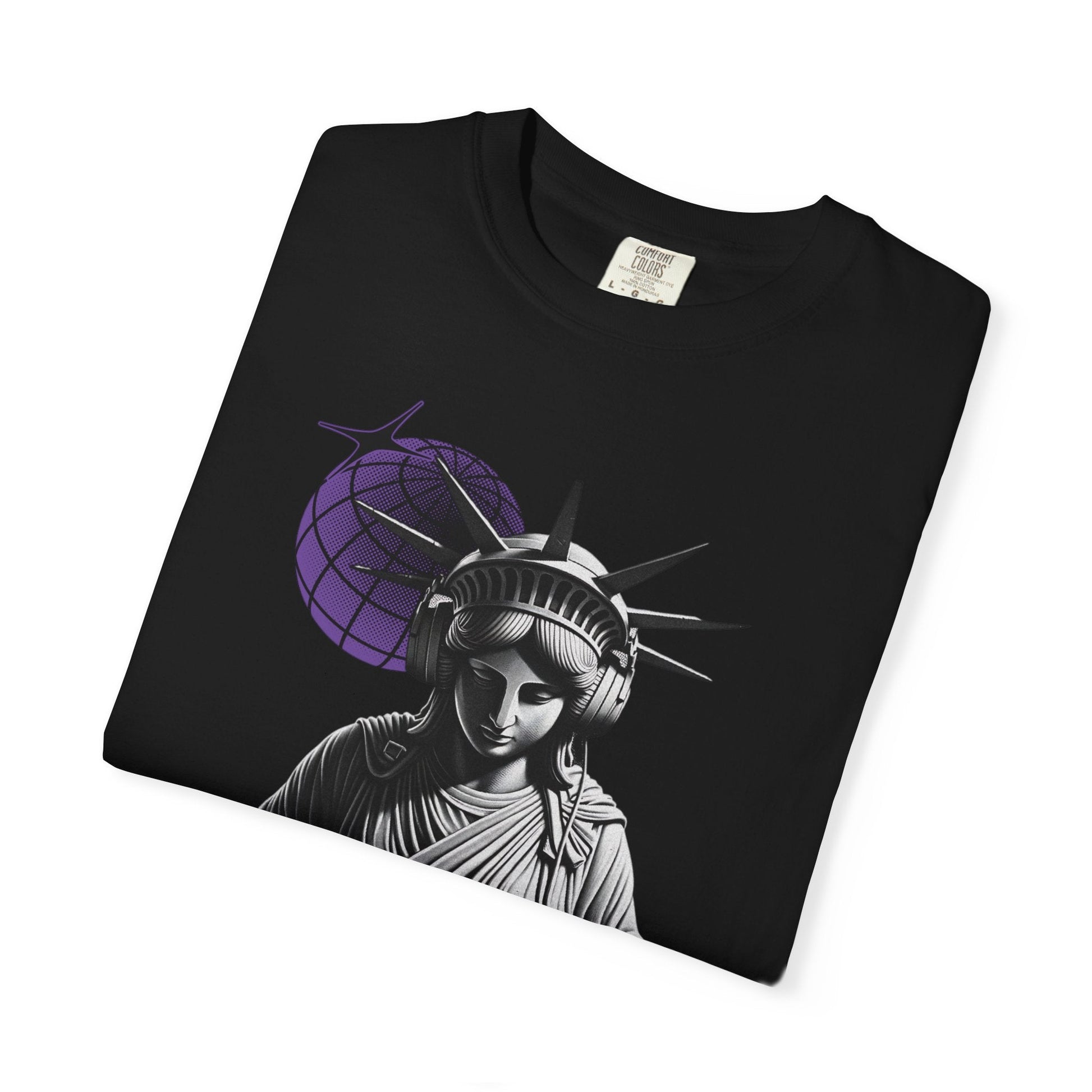 Statue of Liberty DJ - Vintage tee design for music and New York lovers