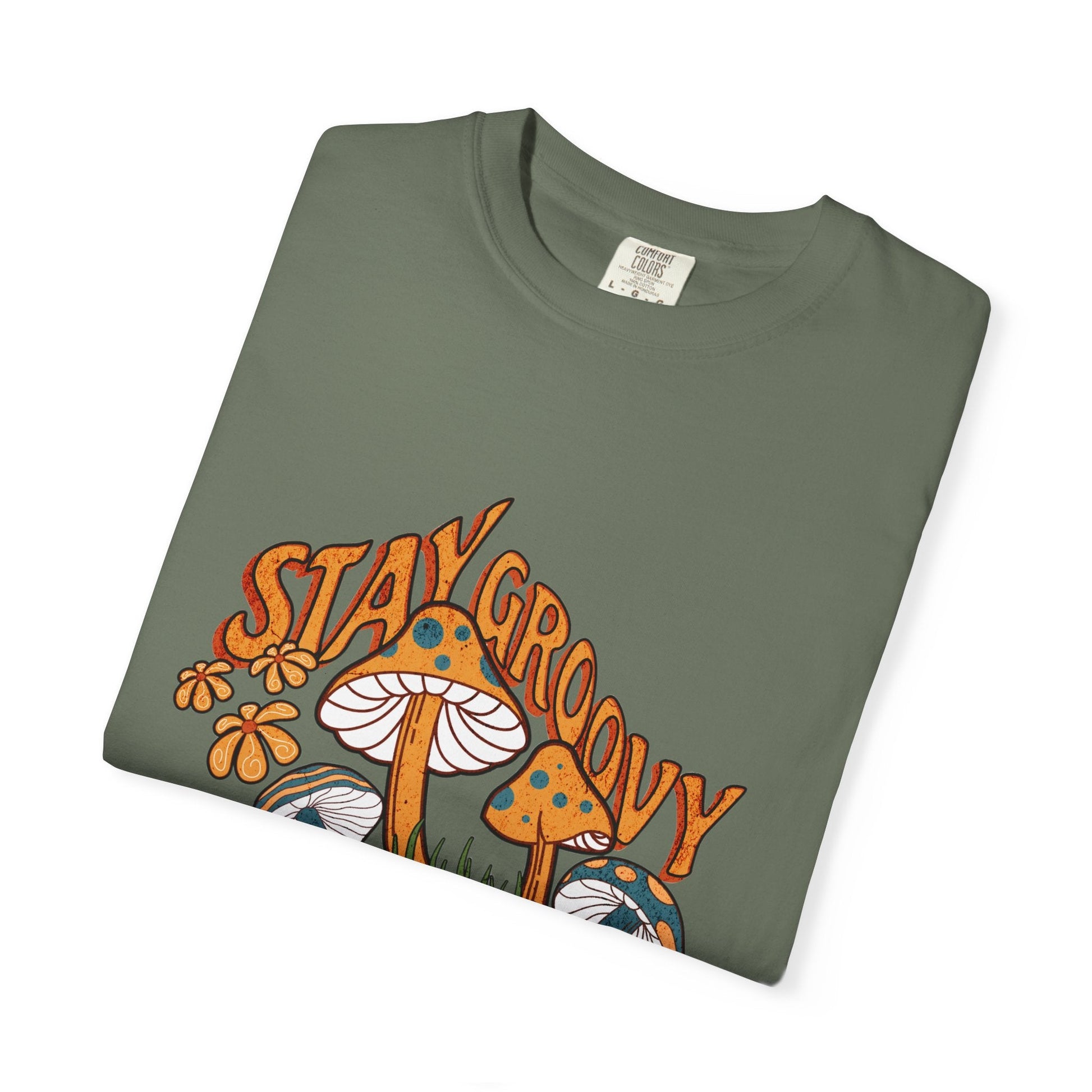 Stay groovy t-shirt with vintage mushroom design - Retro style tee
