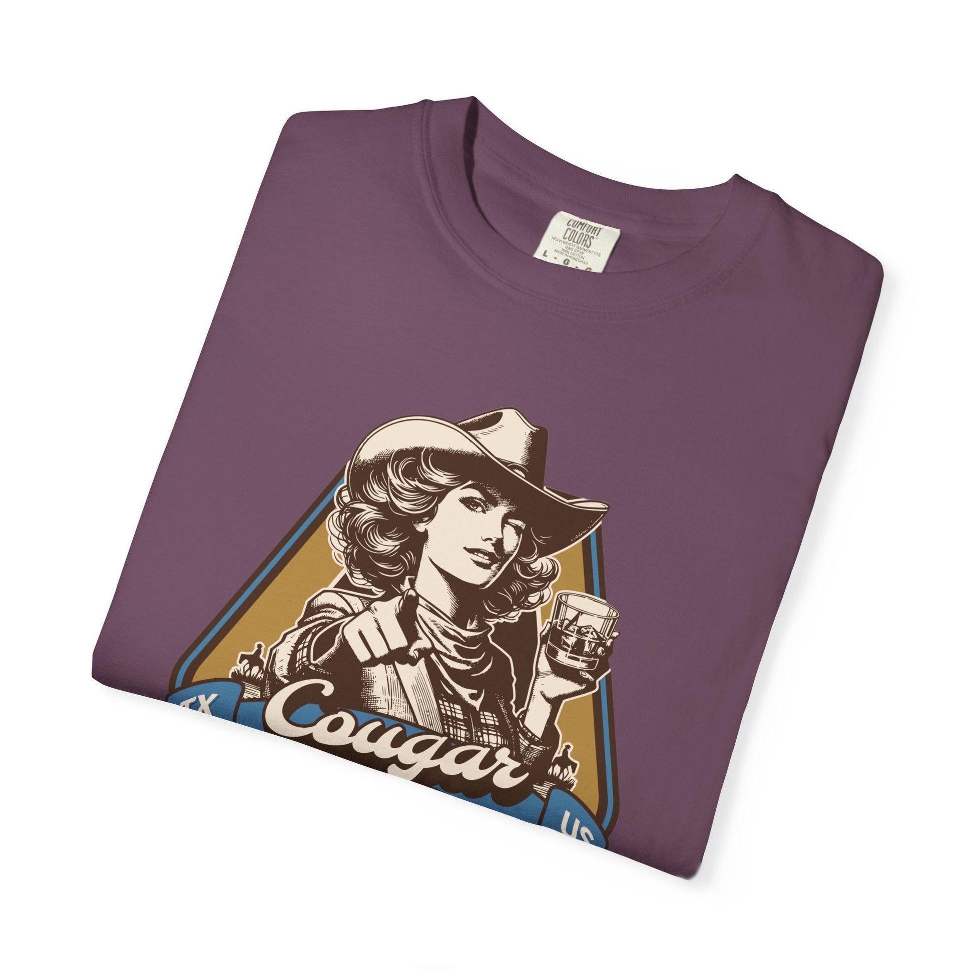 Cougar beer stylish  t-shirt for men - Retro adventure look