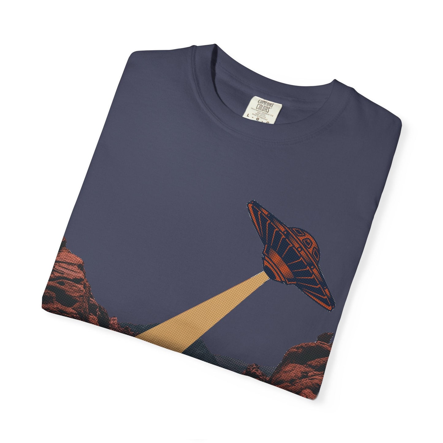 UFO in desert Graphic t-shirt - Sci-fi fans - Casual wear- Cool design