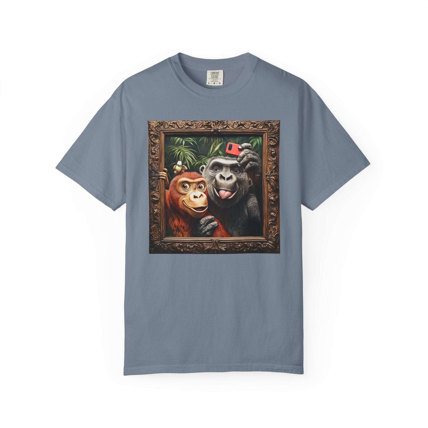 Jungle Friends T-shirt – Funny Apes Selfie in Jungle Frame