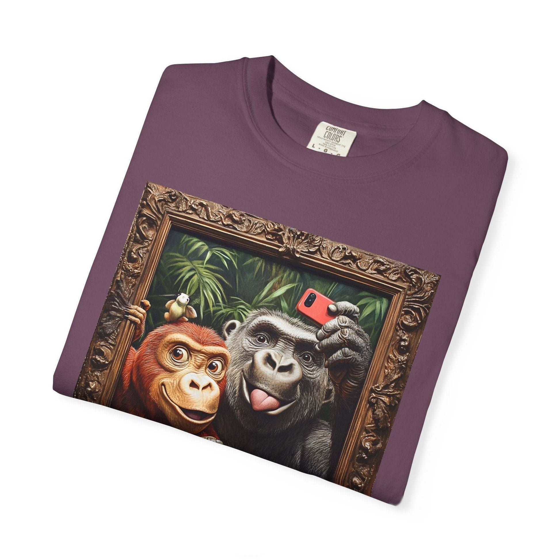 Jungle Friends T-shirt – Funny Apes Selfie in Jungle Frame