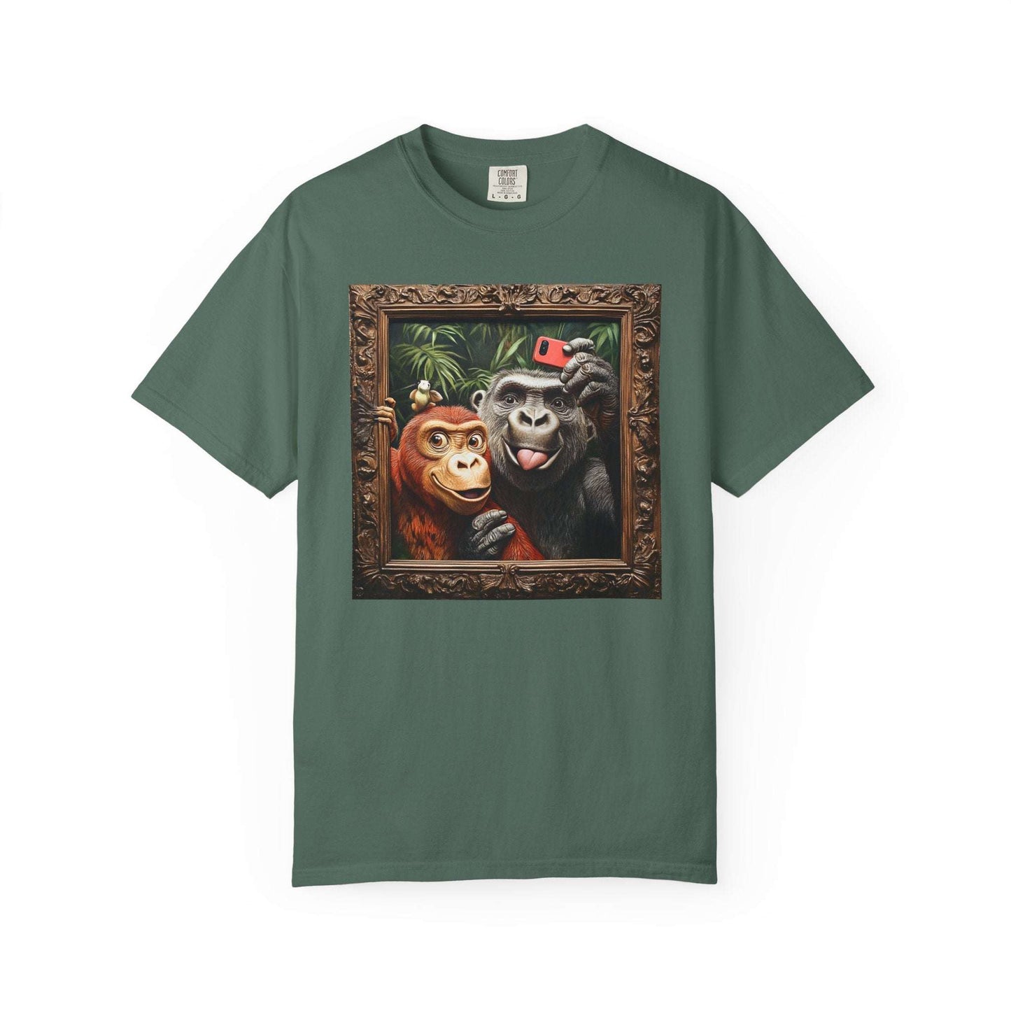 Jungle Friends T-shirt – Funny Apes Selfie in Jungle Frame