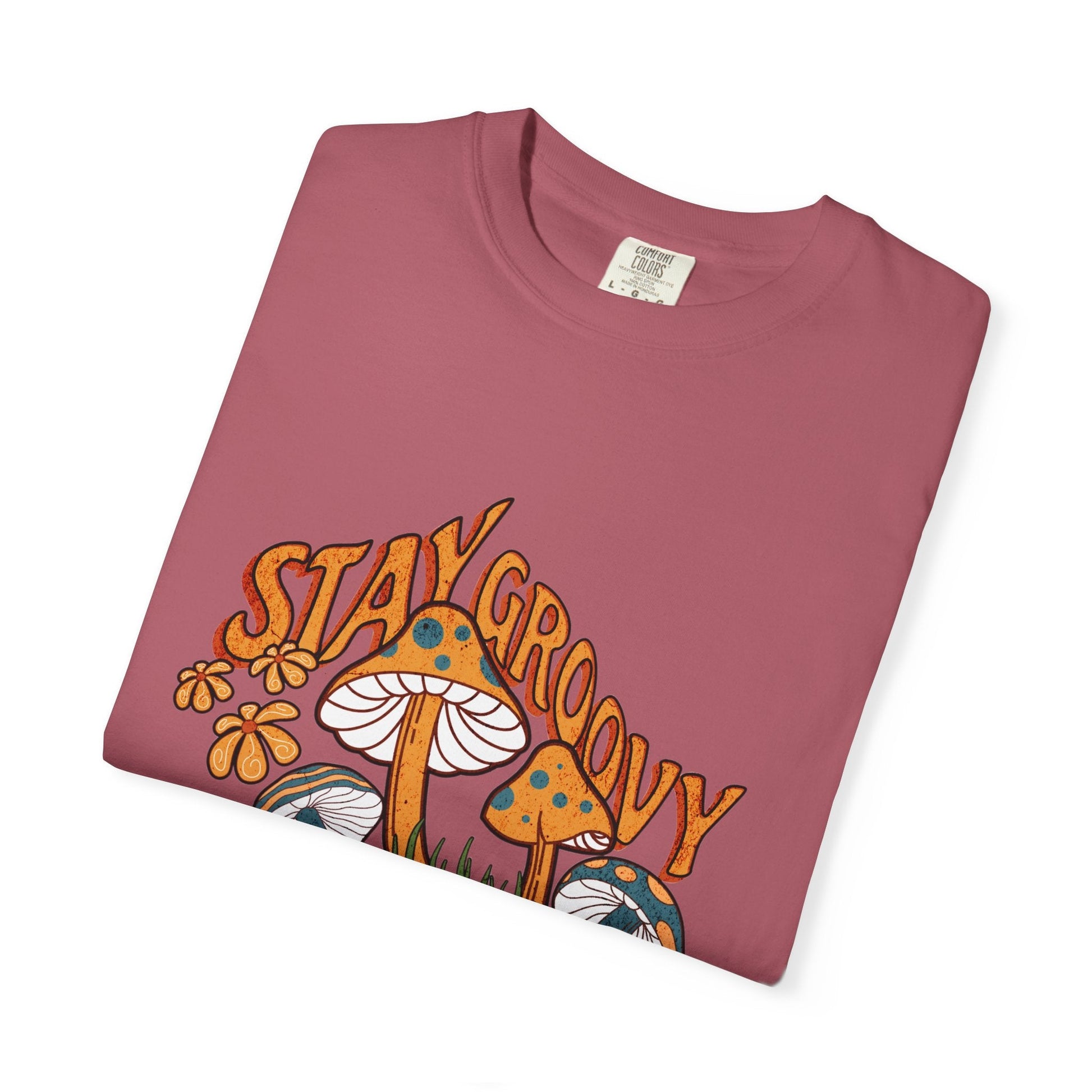 Stay groovy t-shirt with vintage mushroom design - Retro style tee