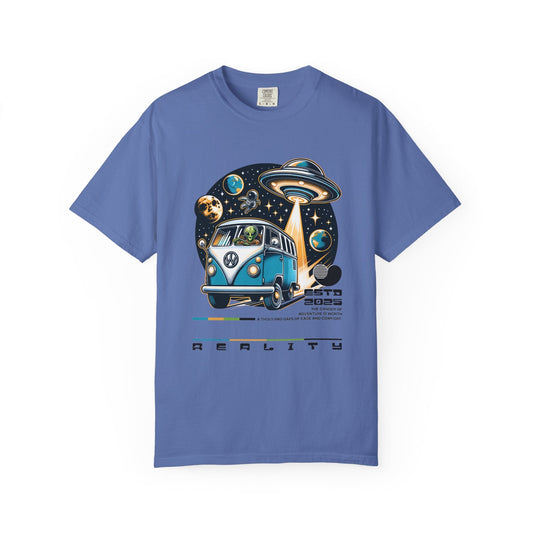 Vintage Volkswagen bus t-shirt - Unique aliens design