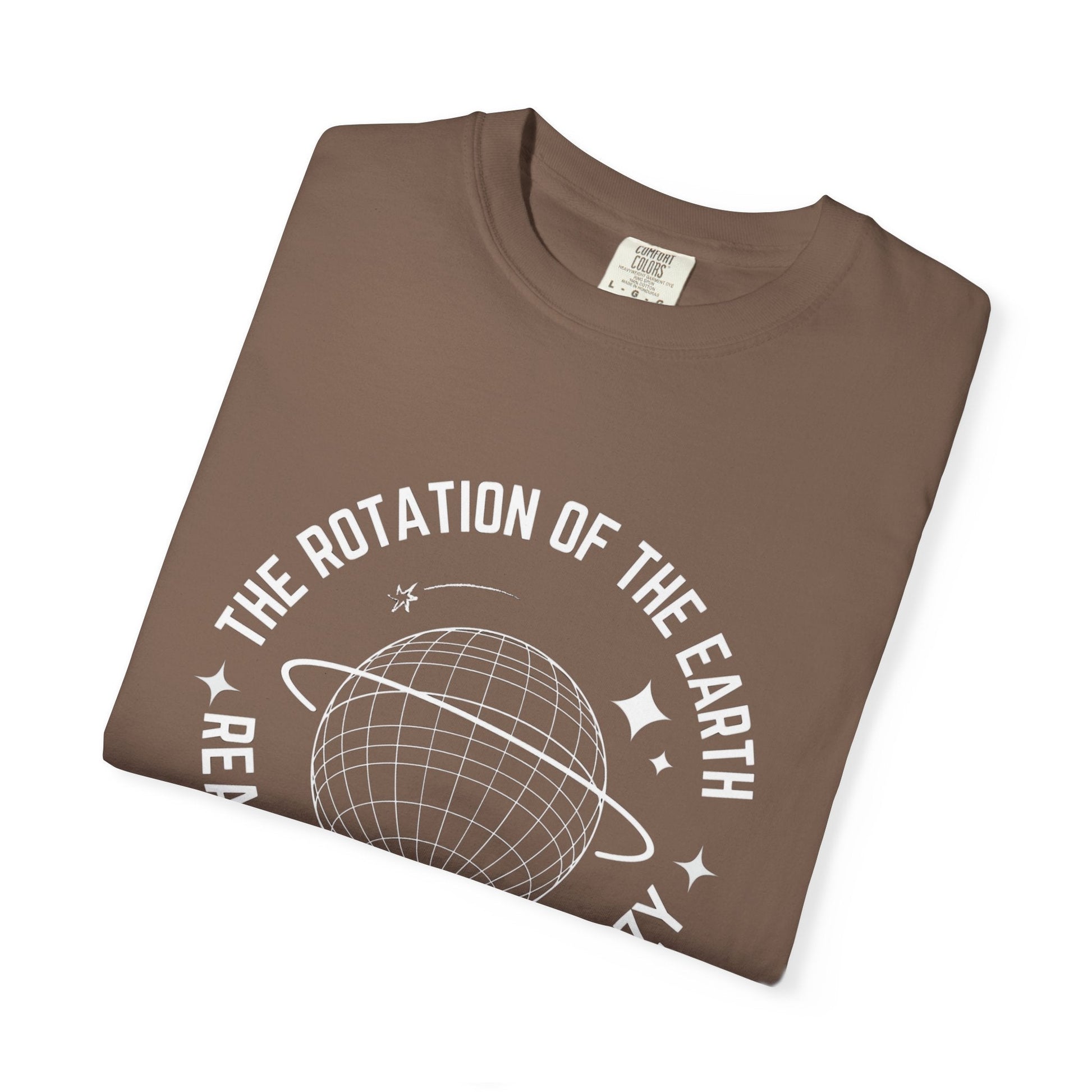 Earth rotation t-shirt - Unique globe design for adventure lovers