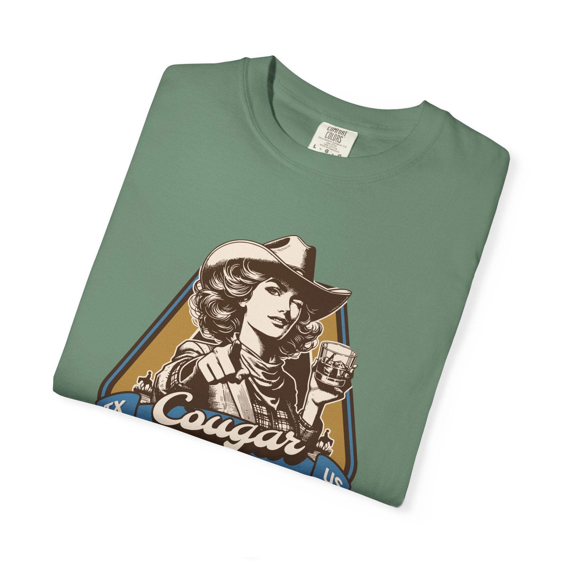 Cougar beer stylish  t-shirt for men - Retro adventure look