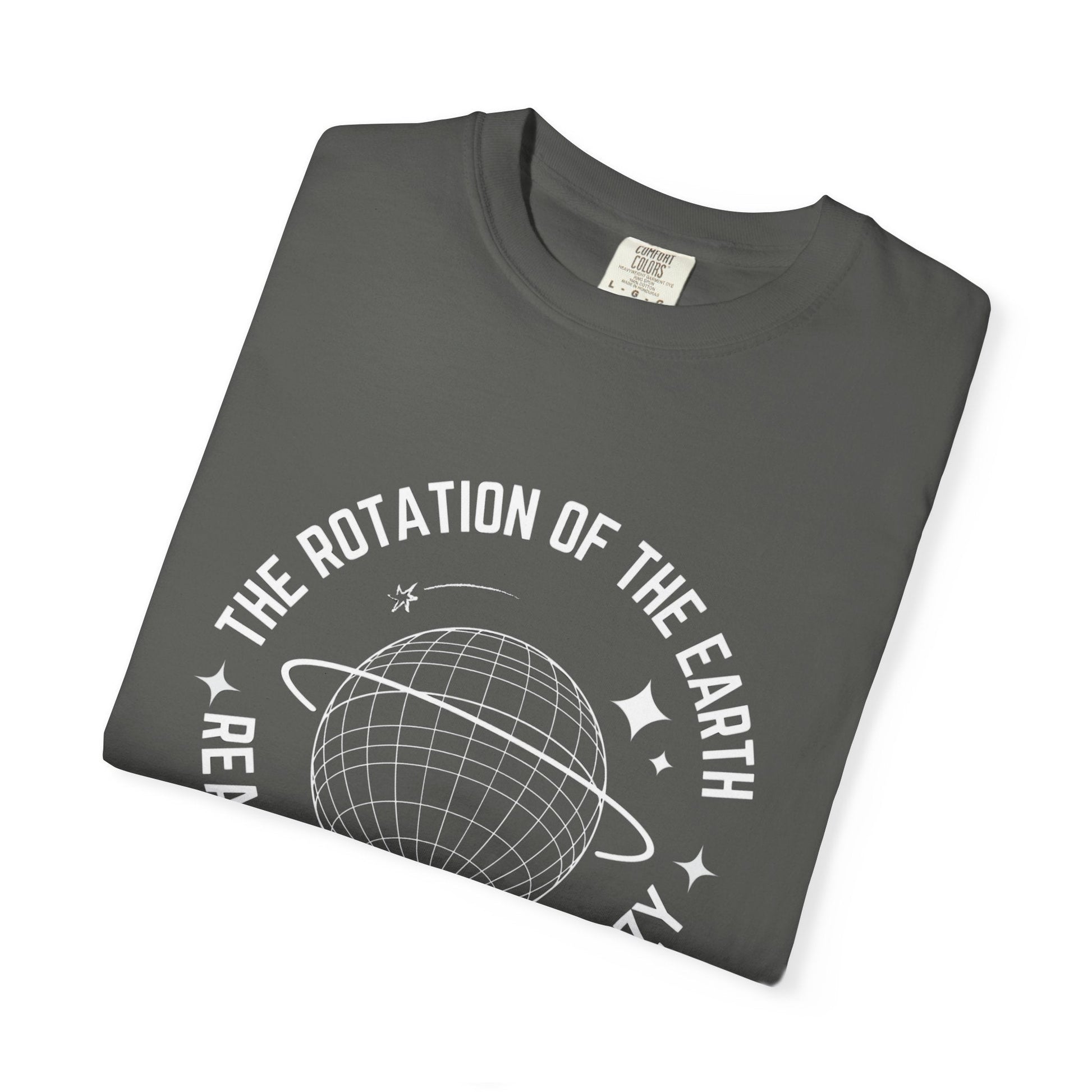 Earth rotation t-shirt - Unique globe design for adventure lovers